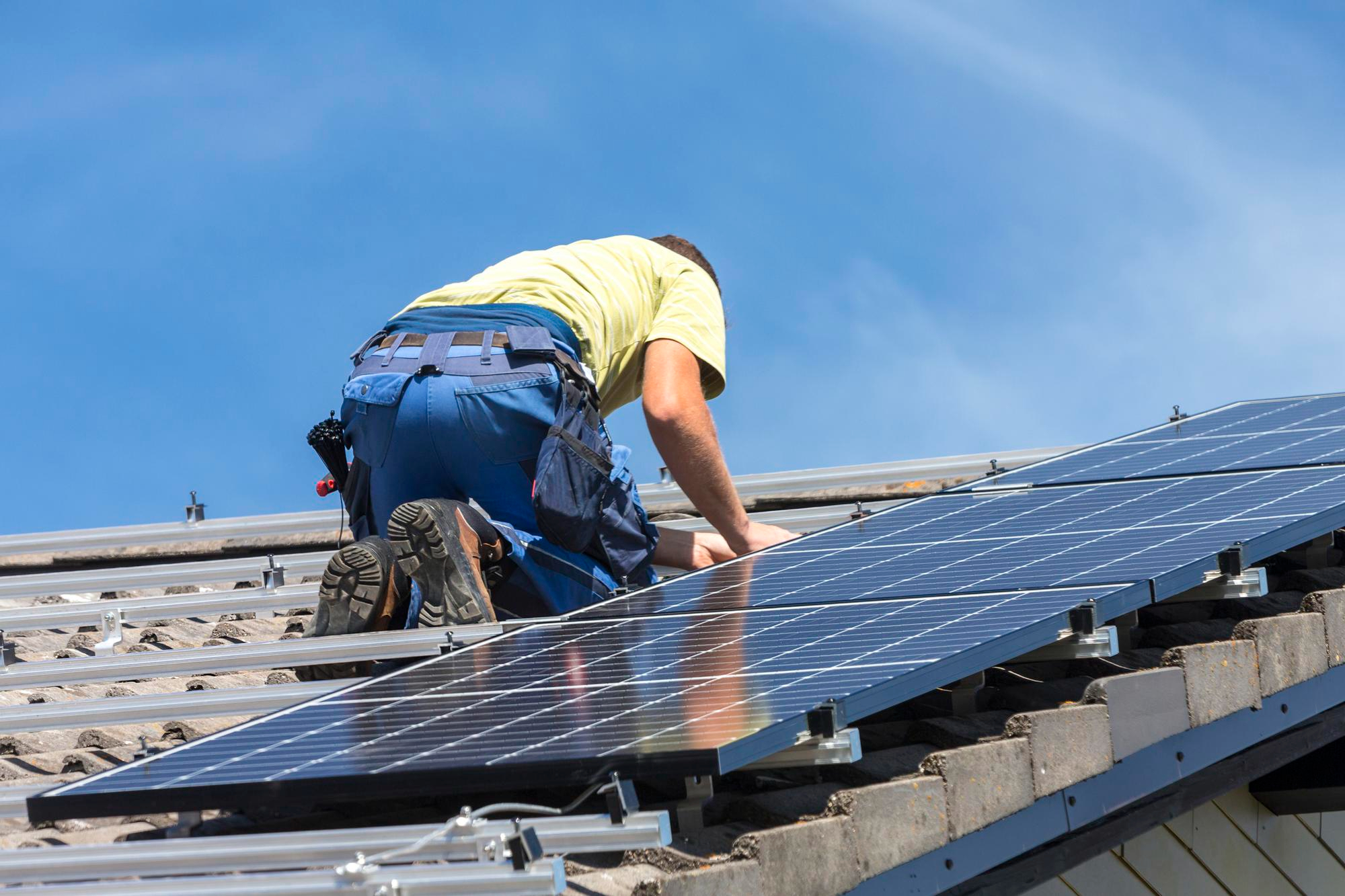 Dachsanierung mit Solar für Berliner